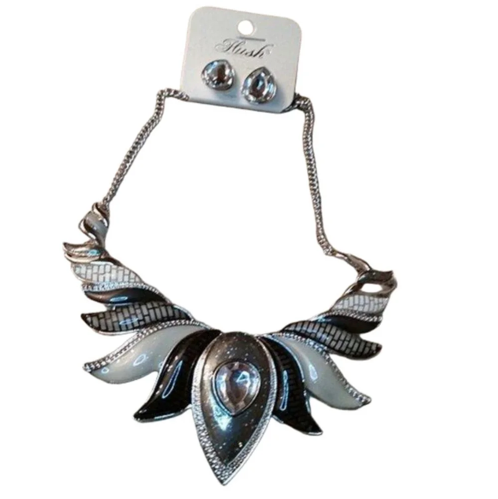 Nwt Hush Brand Jewelry Set Necklace and Earrings Fun Statement Look